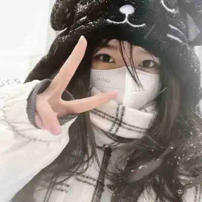 罗英